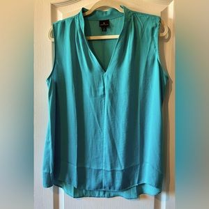 ⭐️Make an Offer⭐️ Rounded Collar Sleeveless Blouse—Sky Blue (Large)